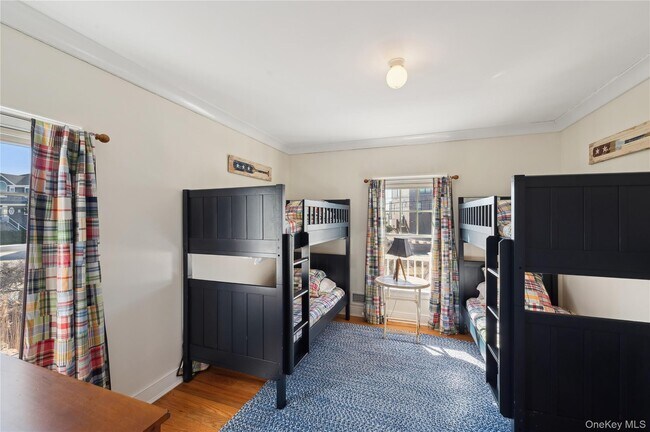 Building Photo - 902 Dune Rd