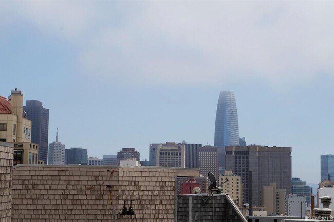 Building Photo - 1388 Gough St