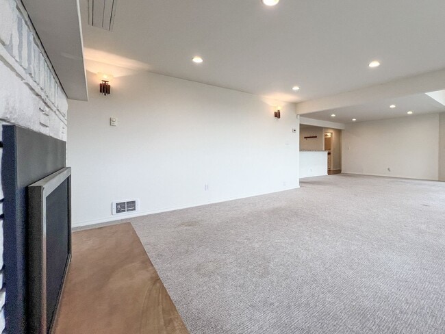 Building Photo - 2bd/1ba Seattle House