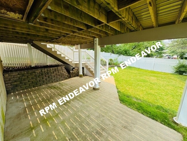 Building Photo - Beautiful 3BR/2.5BA Rental with Garage, Fe...