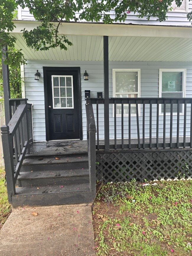 Building Photo - 2427 Ruffin St