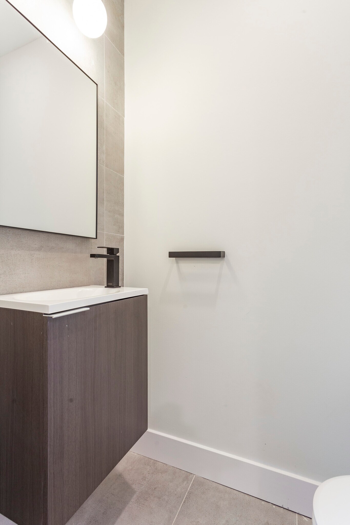 POWDER ROOM 1ST FLOOR - 1448 E Wilt St