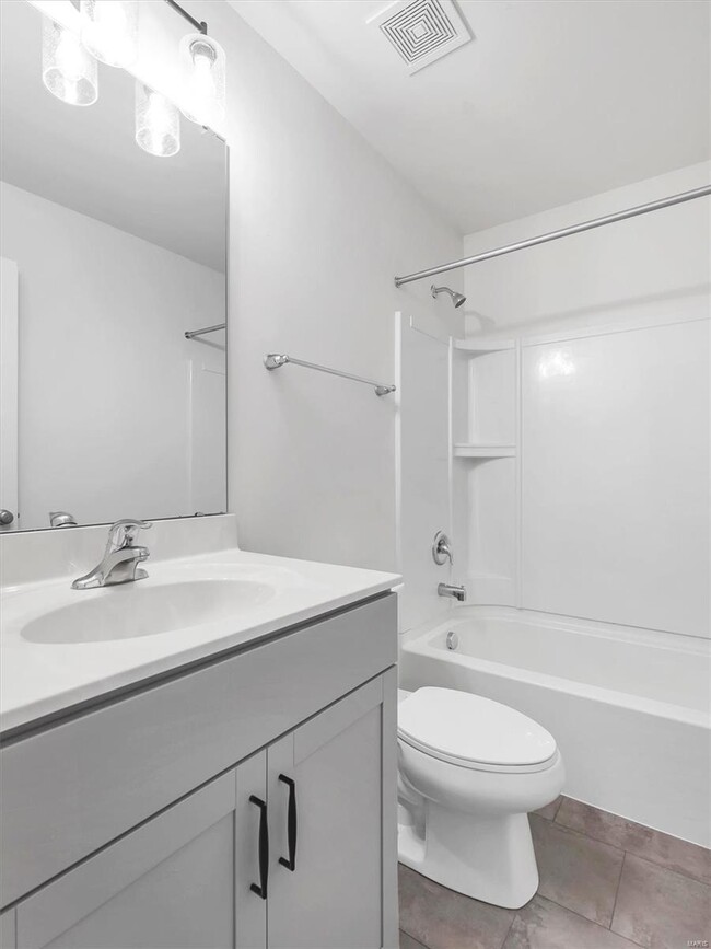Building Photo - 1631 Ridgefield Blf Ct