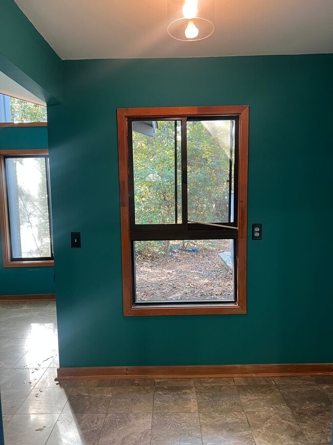 Building Photo - One-Level Updated Home in Hilton Head Plan...