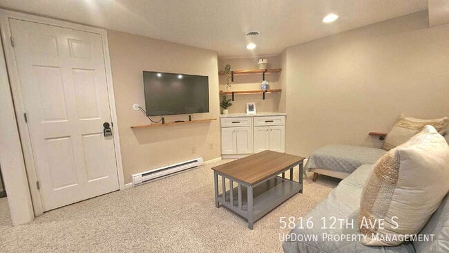 Building Photo - 5816 12th Ave S