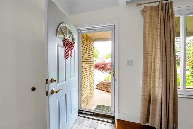 Building Photo - 28314 James Dr