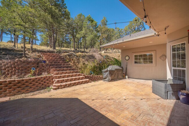 Building Photo - 111 Coker Ln