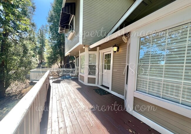Building Photo - Charming 3-Bedroom Retreat in Gated Groveland Community – Lake Access Included!