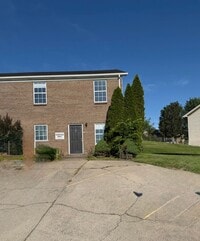 Building Photo - 135 Woods Trail