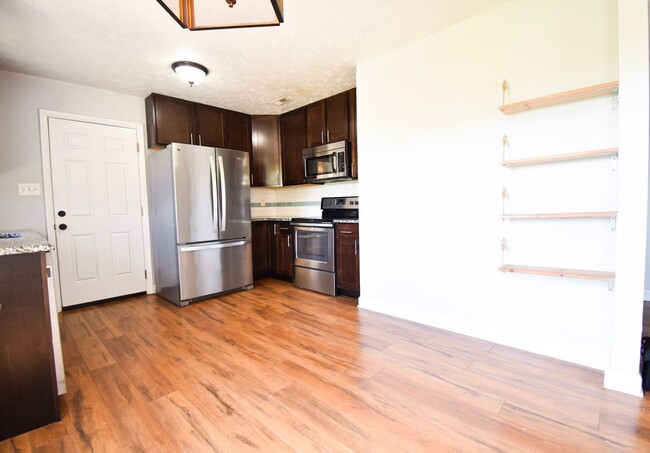 Building Photo - Coming Soon: 3 Bedroom, 2 Bathroom Home (NO PETS)