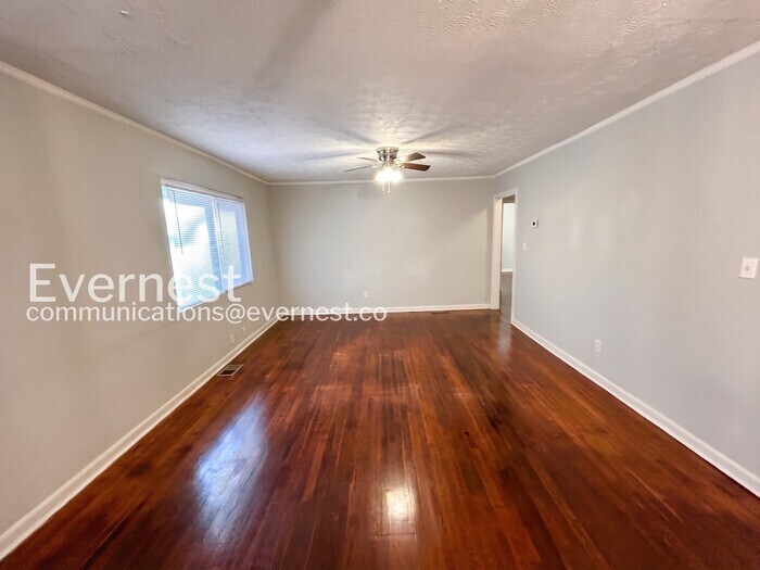 Building Photo - 76 Schell Rd SE