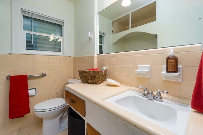 Building Photo - 3602 Ave Q 1/2