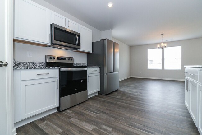 Building Photo - 132 Elegance Wy