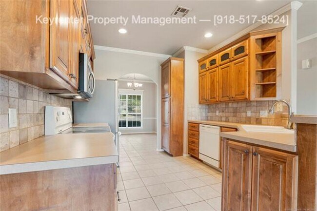 Building Photo - 3 Bed | 2 Bath | Jenks