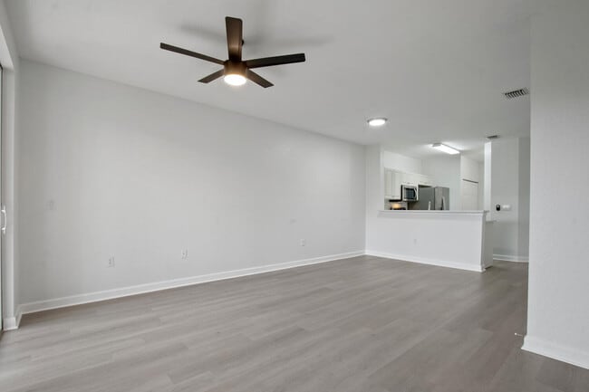 Building Photo - 4140 Napoli Lake Dr