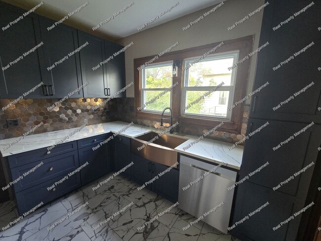 Building Photo - Charming Lowell Home