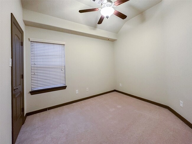 Building Photo - 95 Aventura Pl