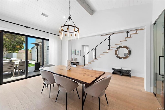 Building Photo - 2507 Alta Vista Dr