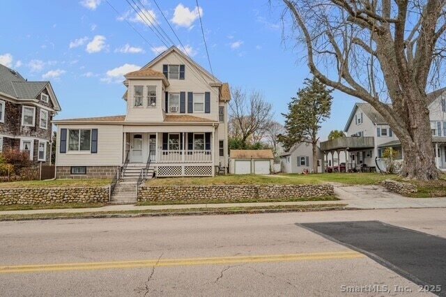 Building Photo - 245 Willetts Ave