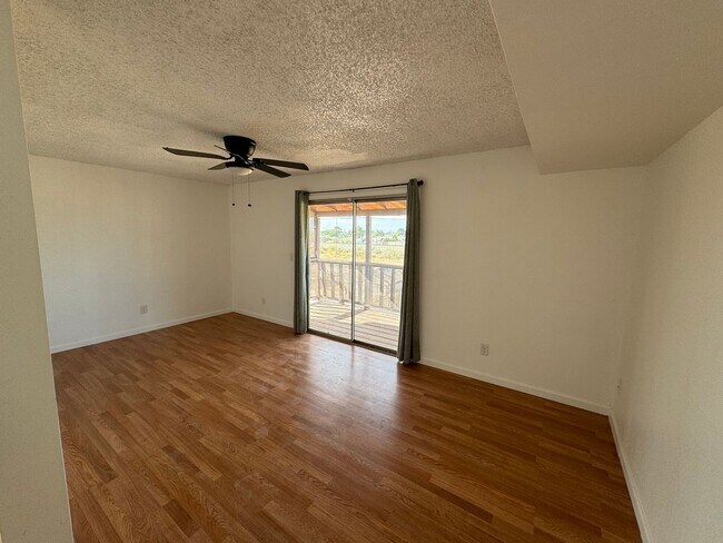 Building Photo - 940 N Sonora St