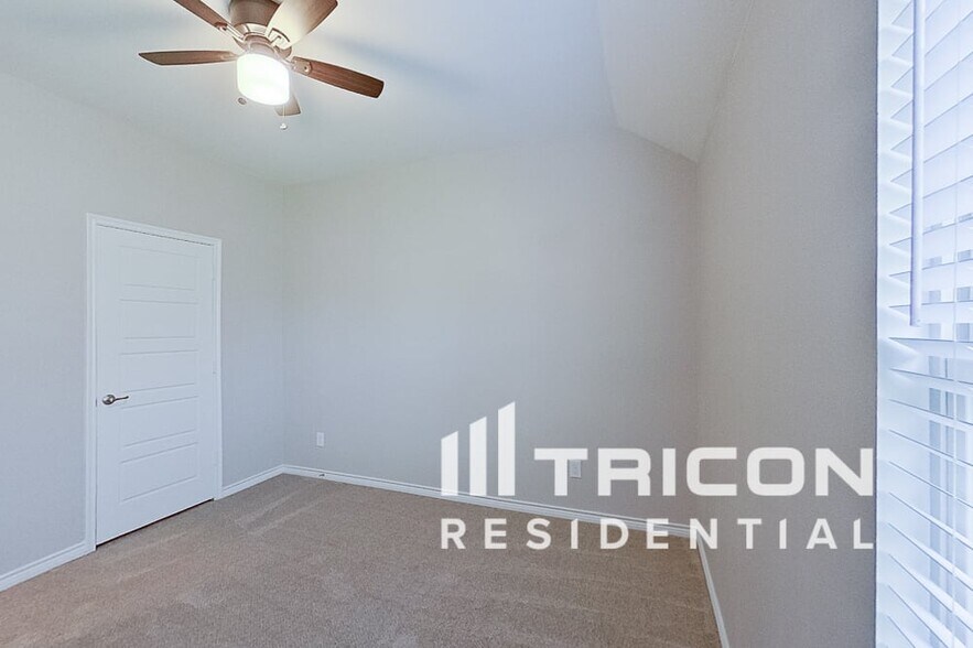 Building Photo - 3310 Rio Grande Rd