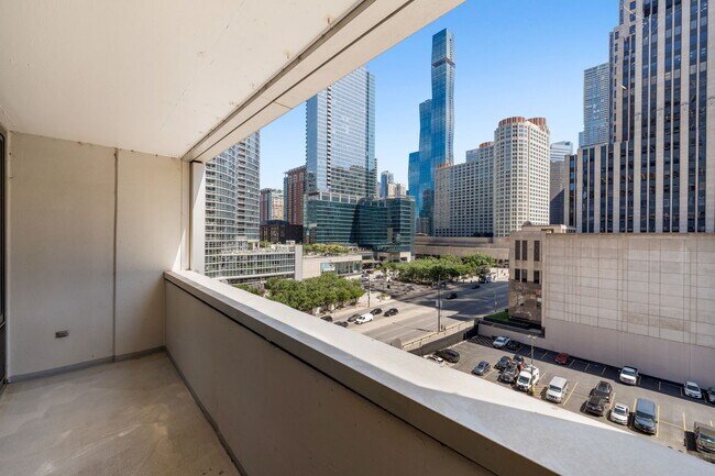 Building Photo - 240 E Illinois St