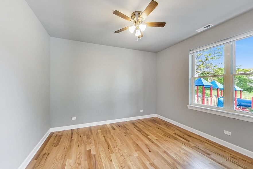 Building Photo - 6204 S Kimbark Ave