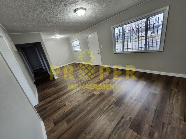 Building Photo - Updated 3-Bedroom, 1-Bath Home with Large ...