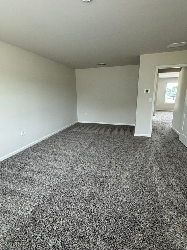 Building Photo - 15 Warwick Ct