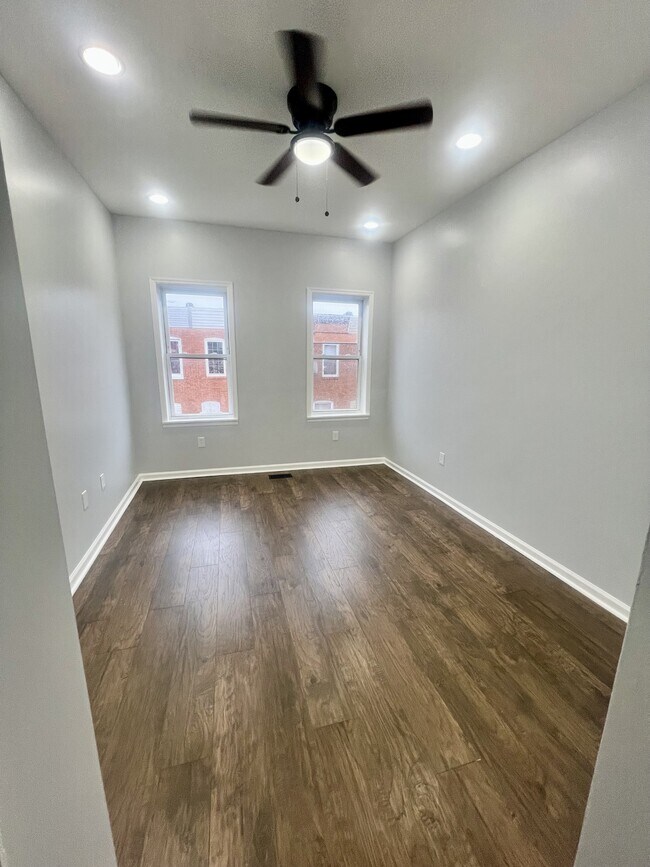 Building Photo - 808 N Streeper St