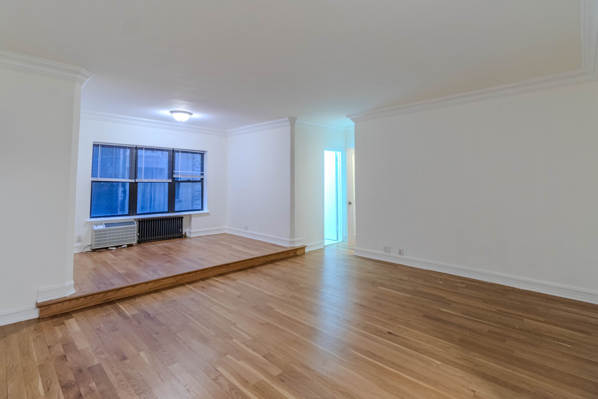 Building Photo - 340 E 50th St