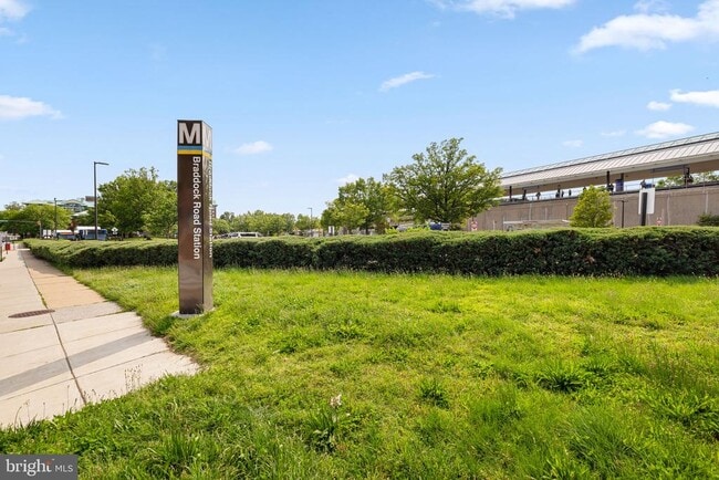 Building Photo - 535 Colecroft Ct