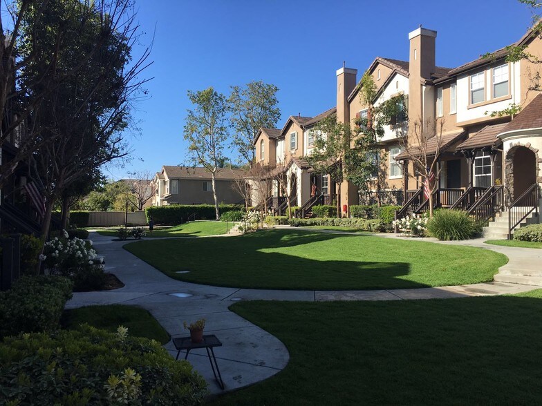 Building Photo - 45 Tulare Dr