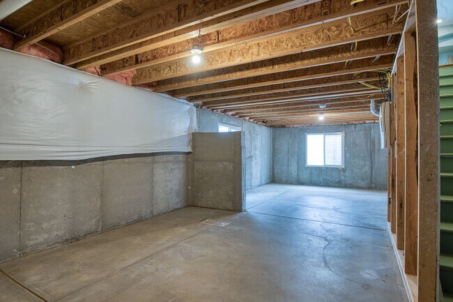Building Photo - Beautiful home with 4 bedrooms, 2 1/2 bathrooms, 3-car garage in cul-de-sac available for $2,350
