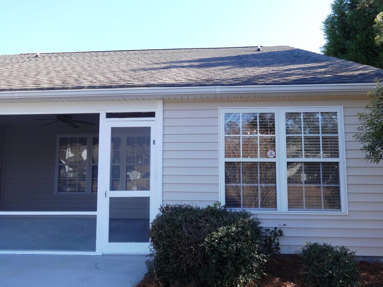 Building Photo - 11 Lake Linden Ct
