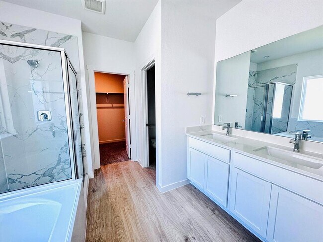 Building Photo - 30703 Castle Cove Dr