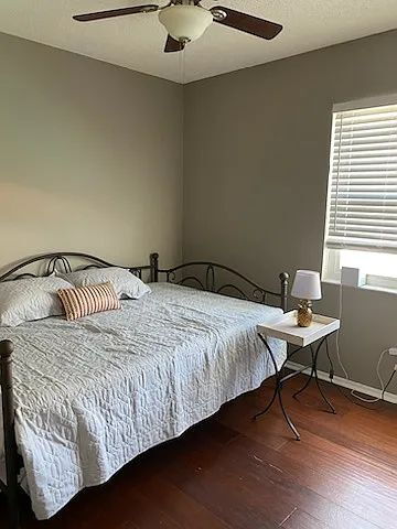 Building Photo - Fully Furnished Clearwater Pool Home | Utilities Included