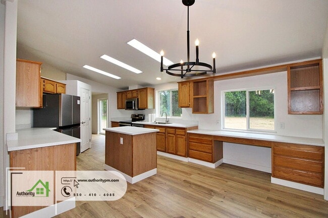 Building Photo - 22190 Vallotton Ln