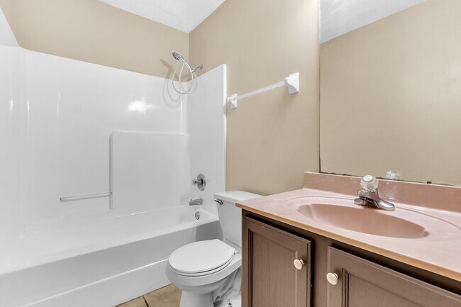 Building Photo - 5383 Twin Valley Ln