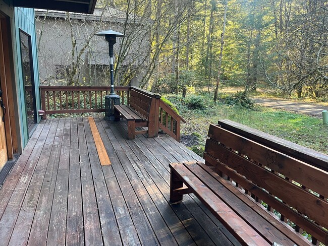 Building Photo - RR03