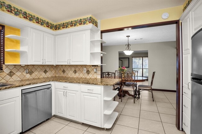 Building Photo - 1102 Mosher Ln