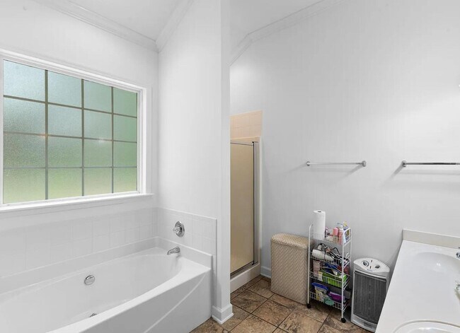 Building Photo - 3513 Seneca Ave