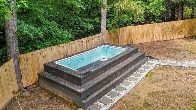 Building Photo - 3270 Brookview Dr