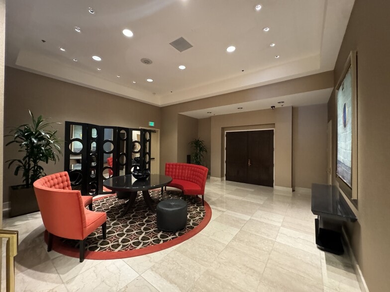 Building Photo - 10724 Wilshire Blvd