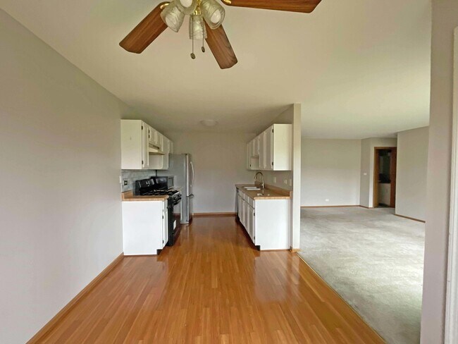 Building Photo - 328 Mulberry Ct