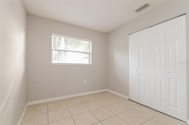 Building Photo - 3607 27th Ave W