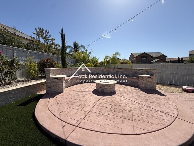 Building Photo - 3535 Heron Ct
