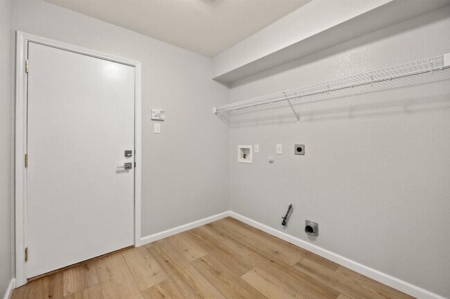 Building Photo - 1429 Davis Mountain Loop