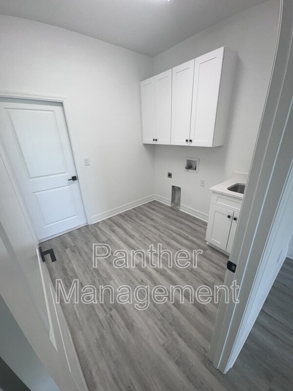 Building Photo - 1724 NW 24th Ave