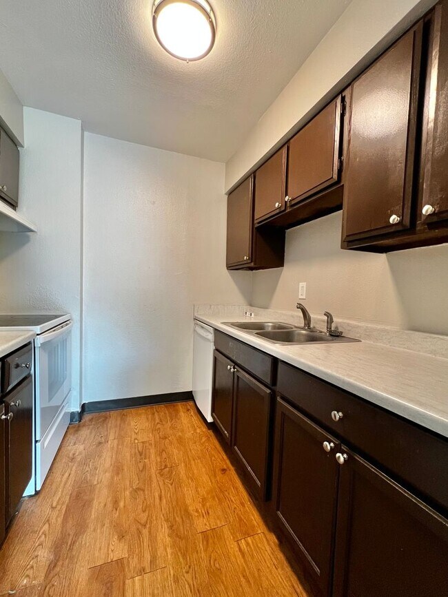 Interior Photo - NShields632 (KC-LN)